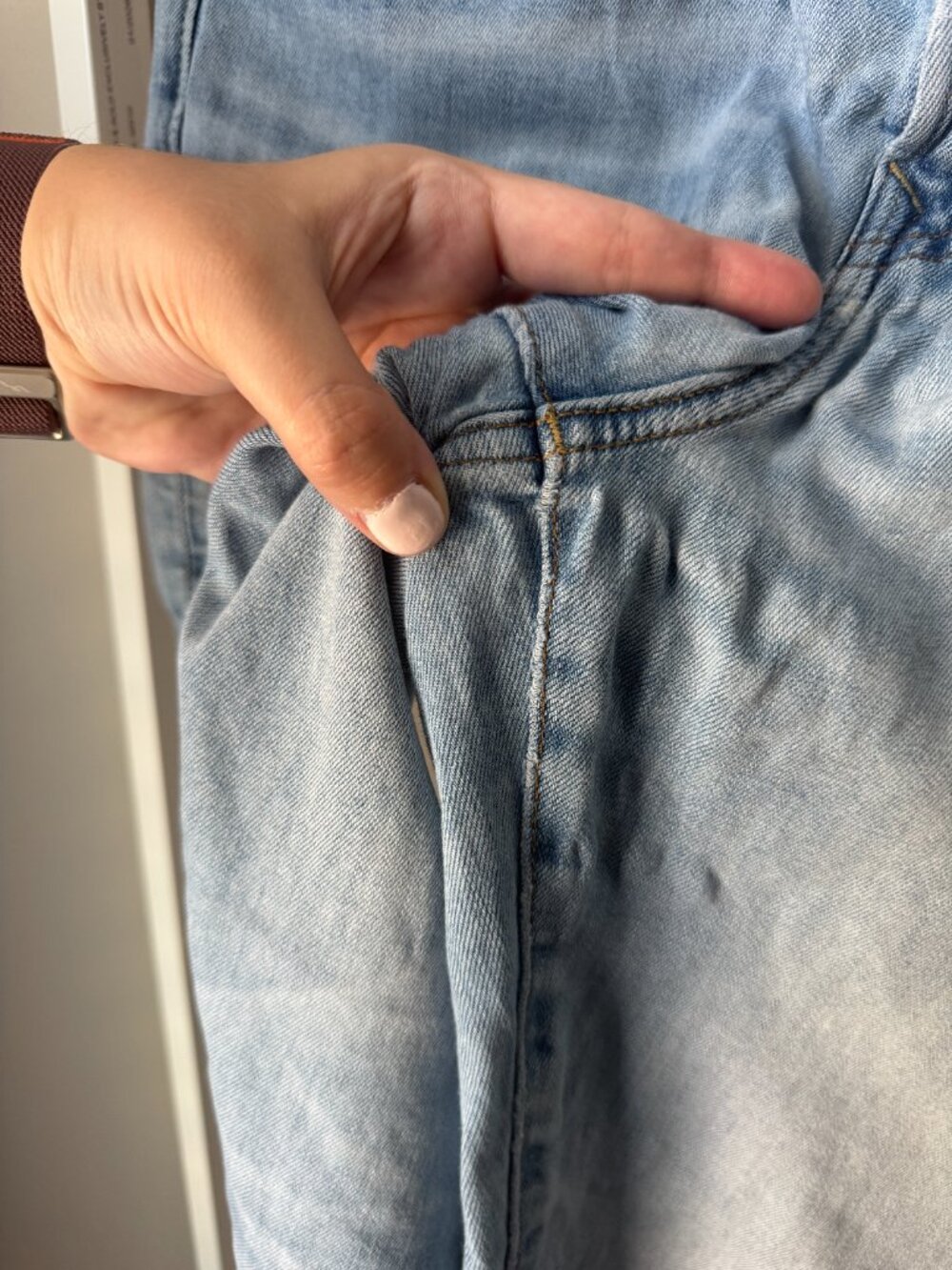 American Eagle Athletic Fit Light Wash Men's Jeans - Size 31x30 👖 - Picture 2 of 9